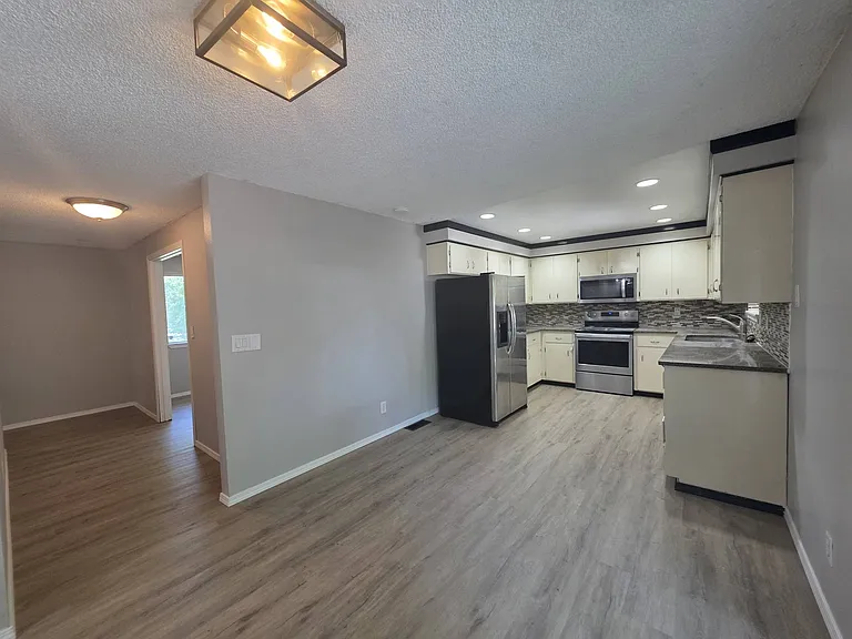 7113 W Arrowhead Ave — Photo 7