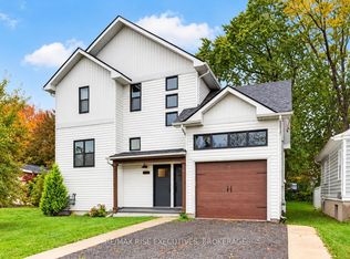 675 Collins Bay Rd, Kingston, ON K7M5G7