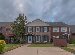 405 Lakepoint Dr, Gadsden, AL 35901