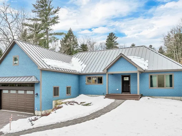 7 Falcon Way, Hales Location, NH 03860