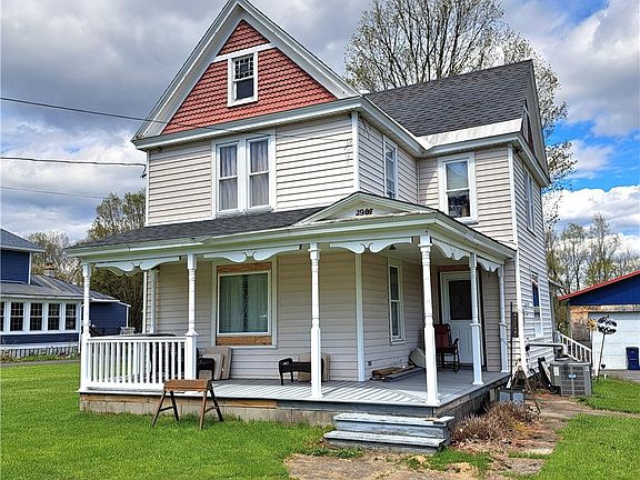 2nd image of 2907 Main St