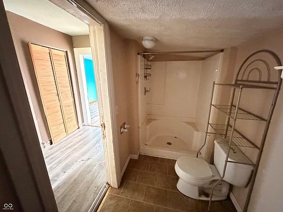 5th image of 207 W Union St