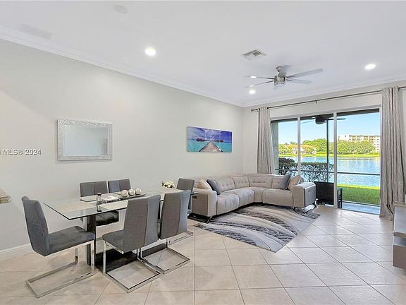 3rd image of 3387 Lakeside Dr