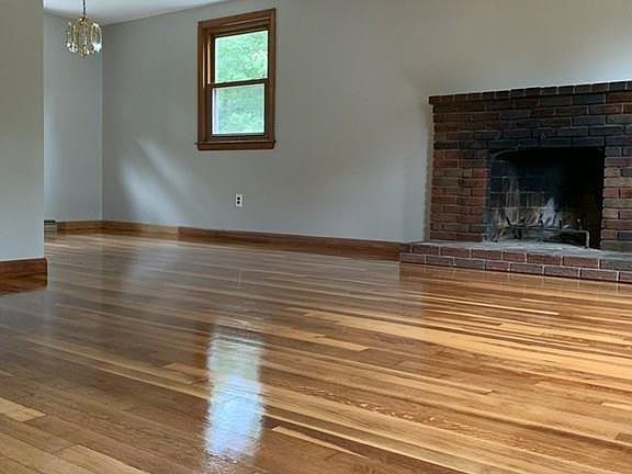 5th image of 93 Connell Dr