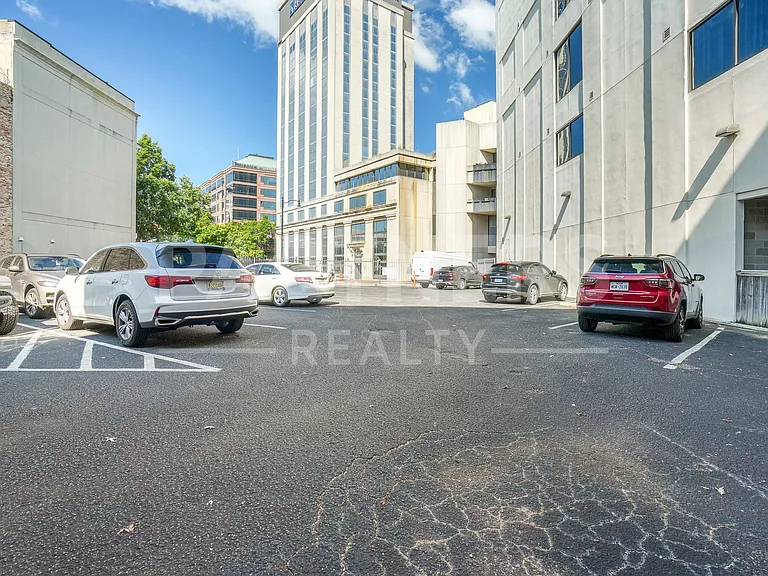 28 Monroe St #404 — Photo 13