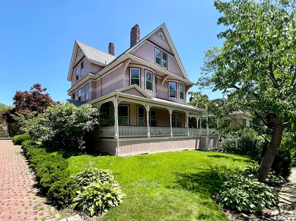 36 Lancaster St, Cambridge, MA 02140