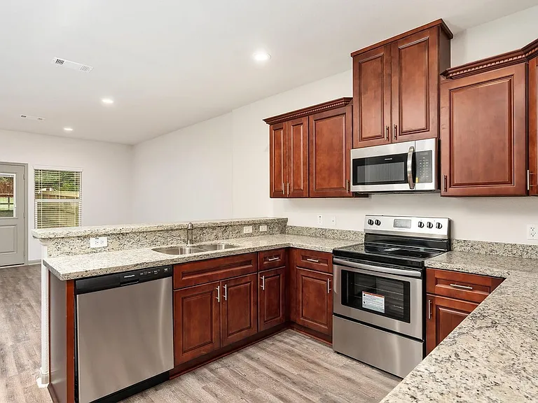 918 Shady Ln #A — Photo 3