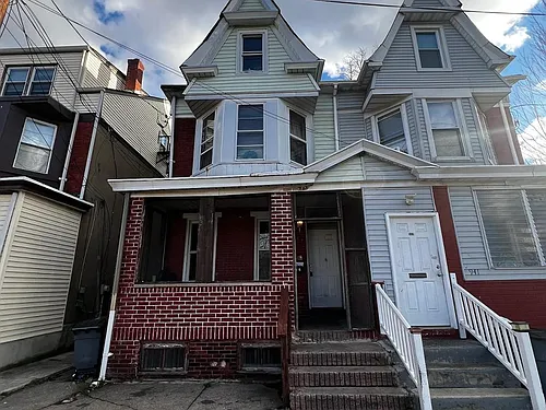 943 E State St Photo 1