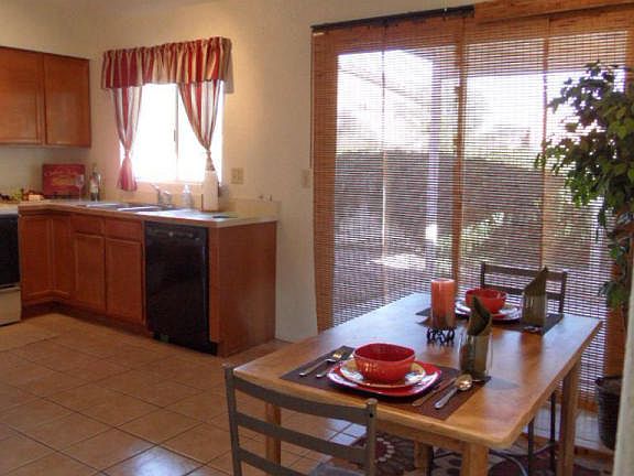 3rd image of 1450 N Calle De Arvayo