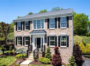 226 Molly Dr, Canonsburg, PA