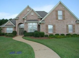 407 Edgewood Xing, Brandon, MS 39042