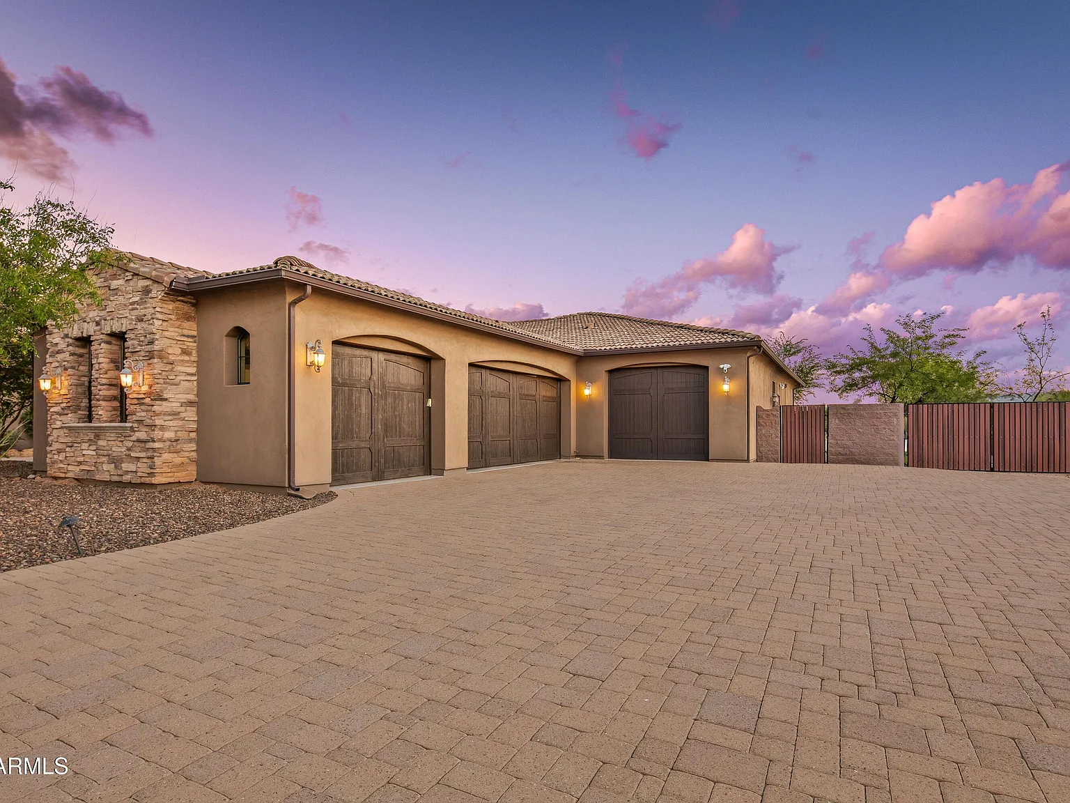 6 bed, 4.5 bath, 4733 sqft, $12,000 — Photo 4