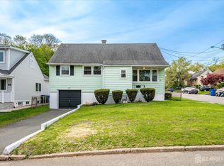 1 Alvin Ct, Metuchen, NJ 08840