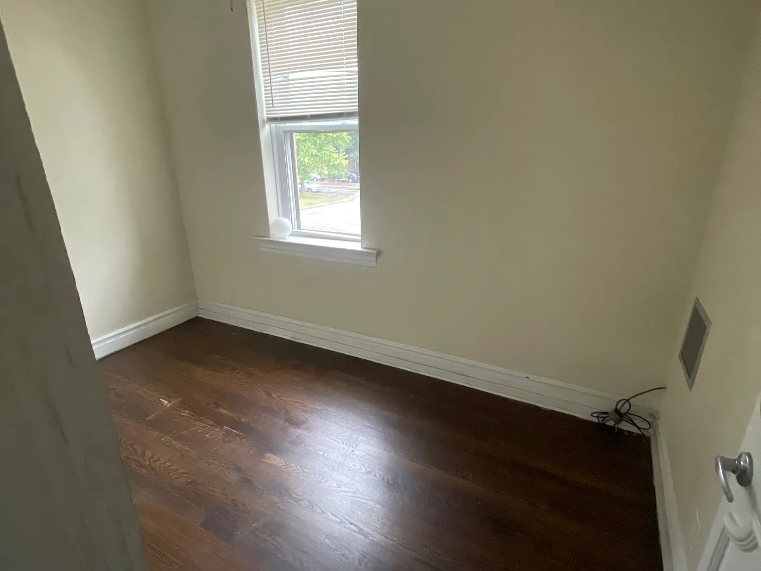 2 bed, 500 sqft, $1,100 — Photo 2