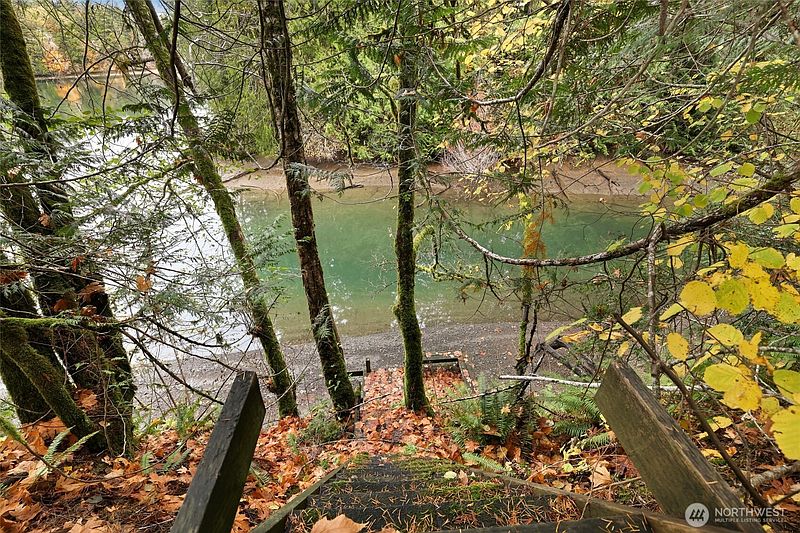 3rd image of 3093 SE Kamilche Point Road