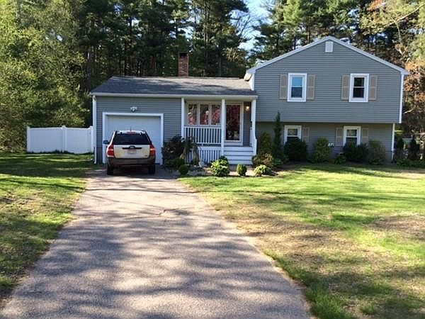 1st image of 100 Pine Ridge Dr
