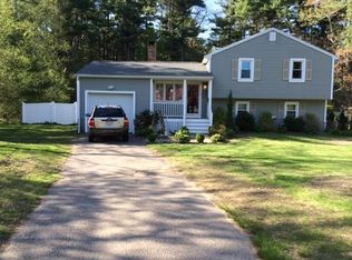 100 Pine Ridge Dr, Bridgewater, MA 02324