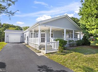 40 Pine Grove Ave, Manahawkin, NJ 08050