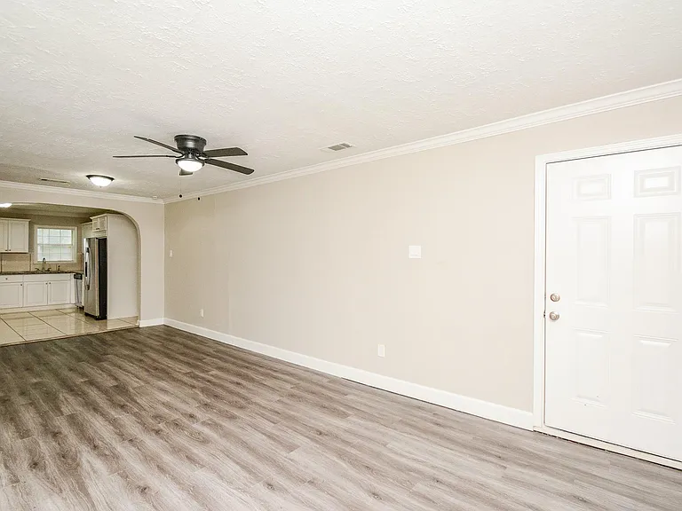 2109 Pomona Dr — Photo 4