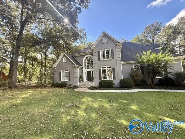 404 Ferncrest St SW, Hartselle, AL 35640