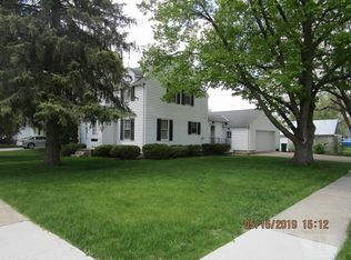 318 3rd St SW, Britt, IA 50423