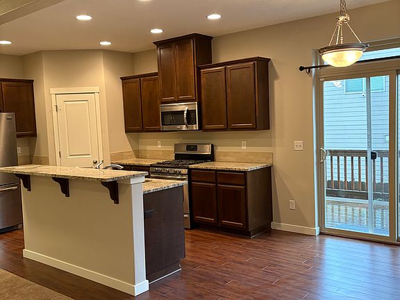 5th image of 5909 NE 48th St