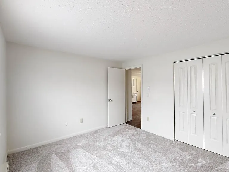 1 bedroom-New plush Carpet!