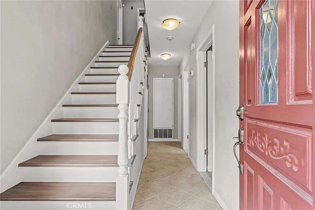 3 bed, 1712 sqft, $5,350 — Photo 4