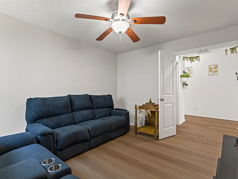 103 Simon — Photo 26
