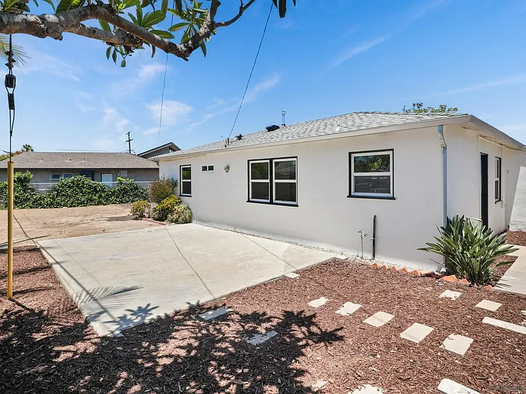 620 Minot Ave — Photo 33