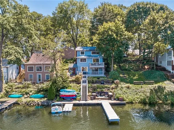 3560 & 1/2 Portage Point Blvd, Akron, OH 44319