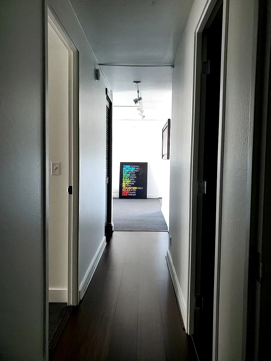 Building Photo - 255 SW Harrison St #21H