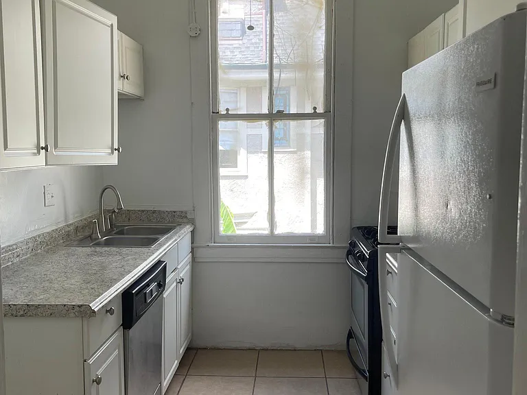 4620 Saint Charles Ave #H — Photo 5