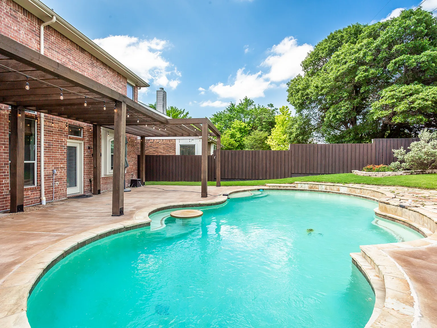 3 bed, 2.5 bath, 3483 sqft, $3,750 — Photo 2