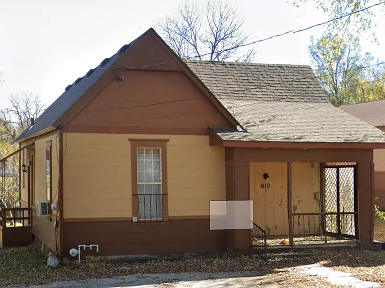 610 N Main St — Photo 1