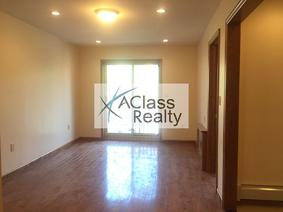 4th image of 3146 45th St APT 2D