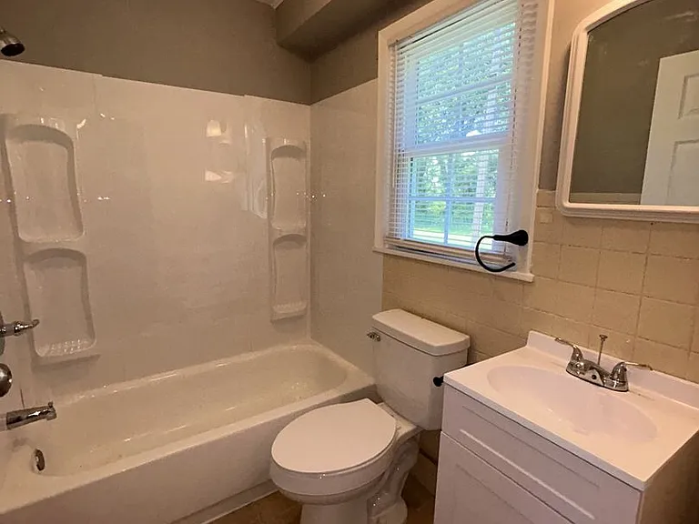 2379 Locust Rd — Photo 19