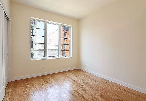 3rd image of 720 Manhattan Ave #3