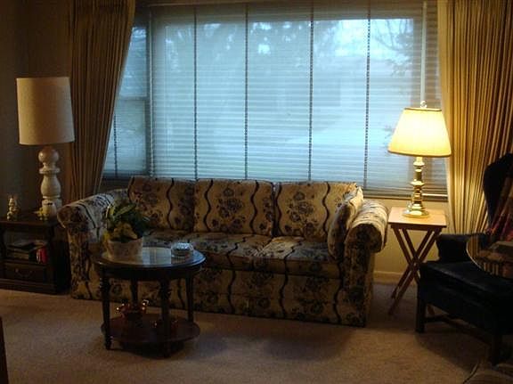 4th image of 2922 W 60th Dr