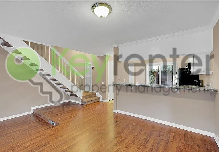 2254 Woodside Ln #2 — Photo 7