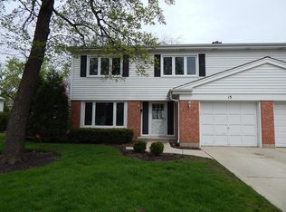 15 S Regency Ct W, Arlington Heights, IL