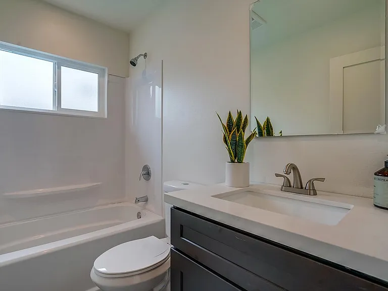 11853 Manor Dr — Photo 28