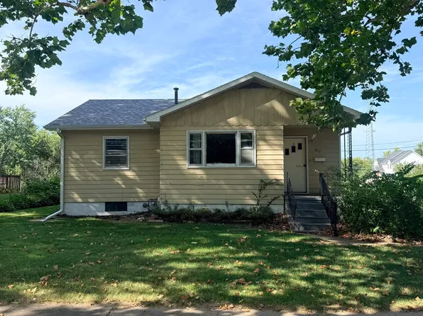 402 W Pleasant Valley St, Sigourney, IA 52591