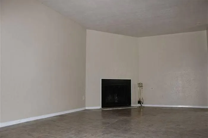 8841 Lawson St — Photo 7