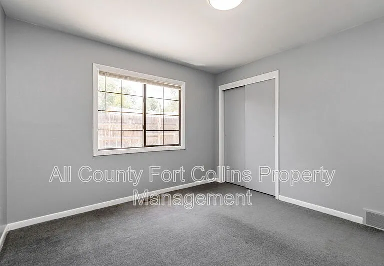 817 E Laurel St — Photo 10