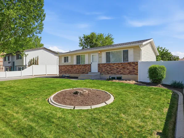 574 Aloha Ln, Sandy, UT 84070