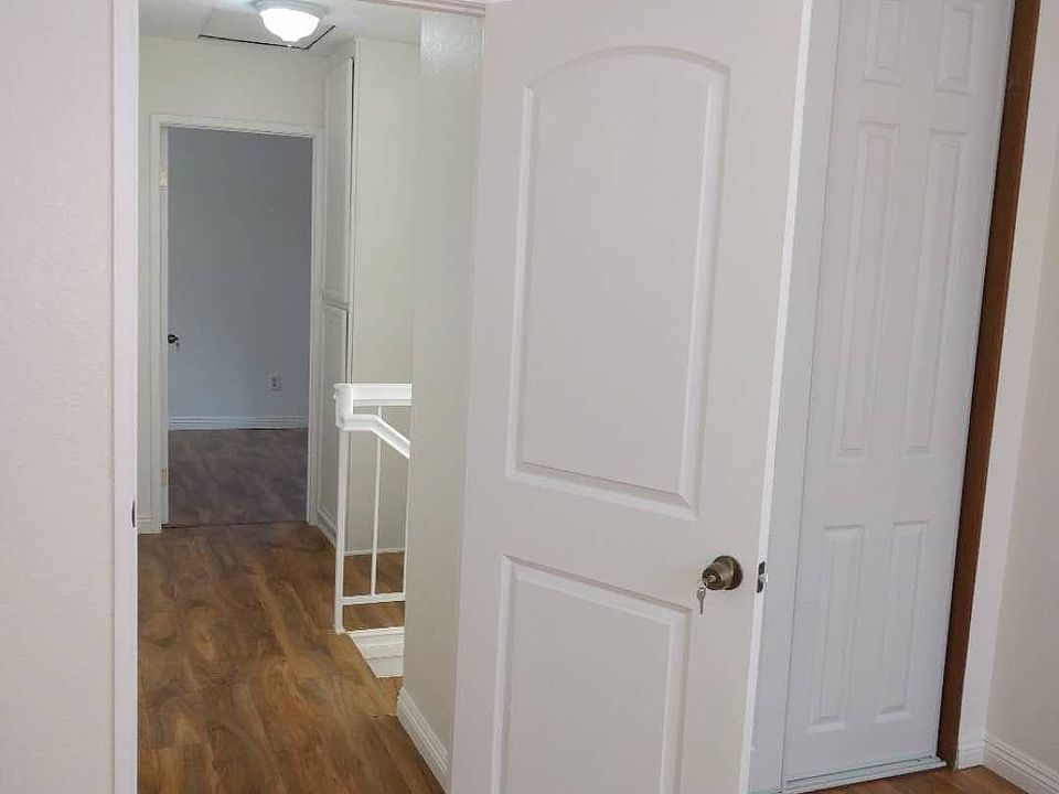 1st image of 3221 Vineland Ave APT 18