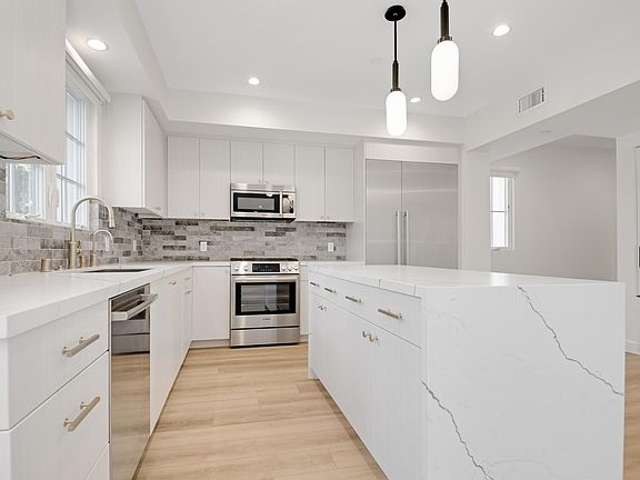 5th image of 7914 Norton Ave #204