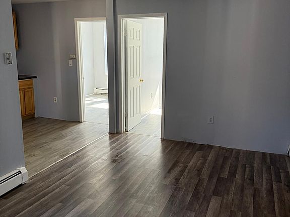 2nd image of 9 Vroom St APT 3D