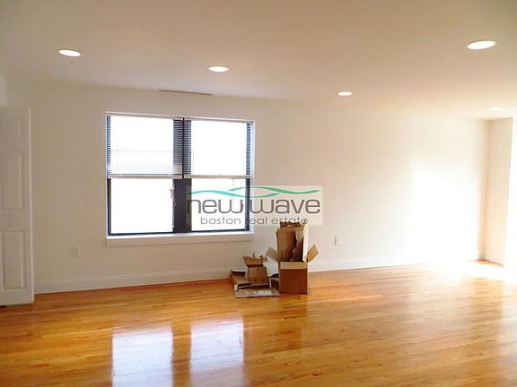 5th image of 108 Jersey St APT 5